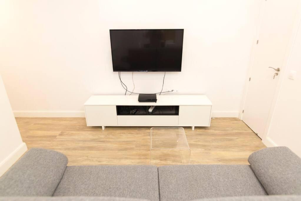 Style And Comfort In Opera-puerta Del Sol Apartamento