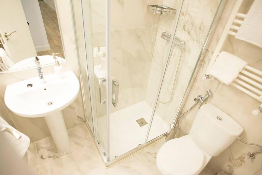 Style And Comfort In Opera-puerta Del Sol Apartamento Madrid
