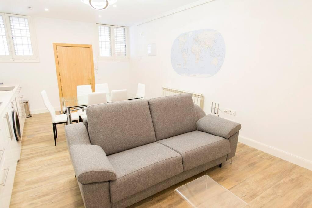 Style And Comfort In Opera-puerta Del Sol Apartamento