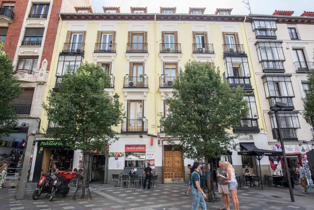 Style And Comfort In Opera-puerta Del Sol
